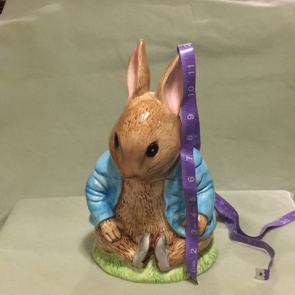 Vintage Petter Rabbit cookie jar collectable rare